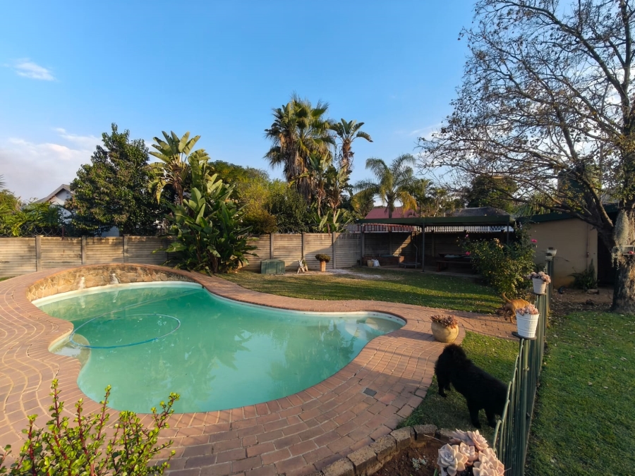 4 Bedroom Property for Sale in Oos Einde North West